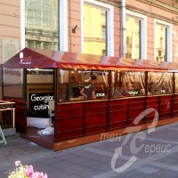 Закрытая веранда для ресторана грузинской кухни в Санкт-
Петербурге. Металлический каркас, пвх стены и крыша с мягкими 
окнами. 
